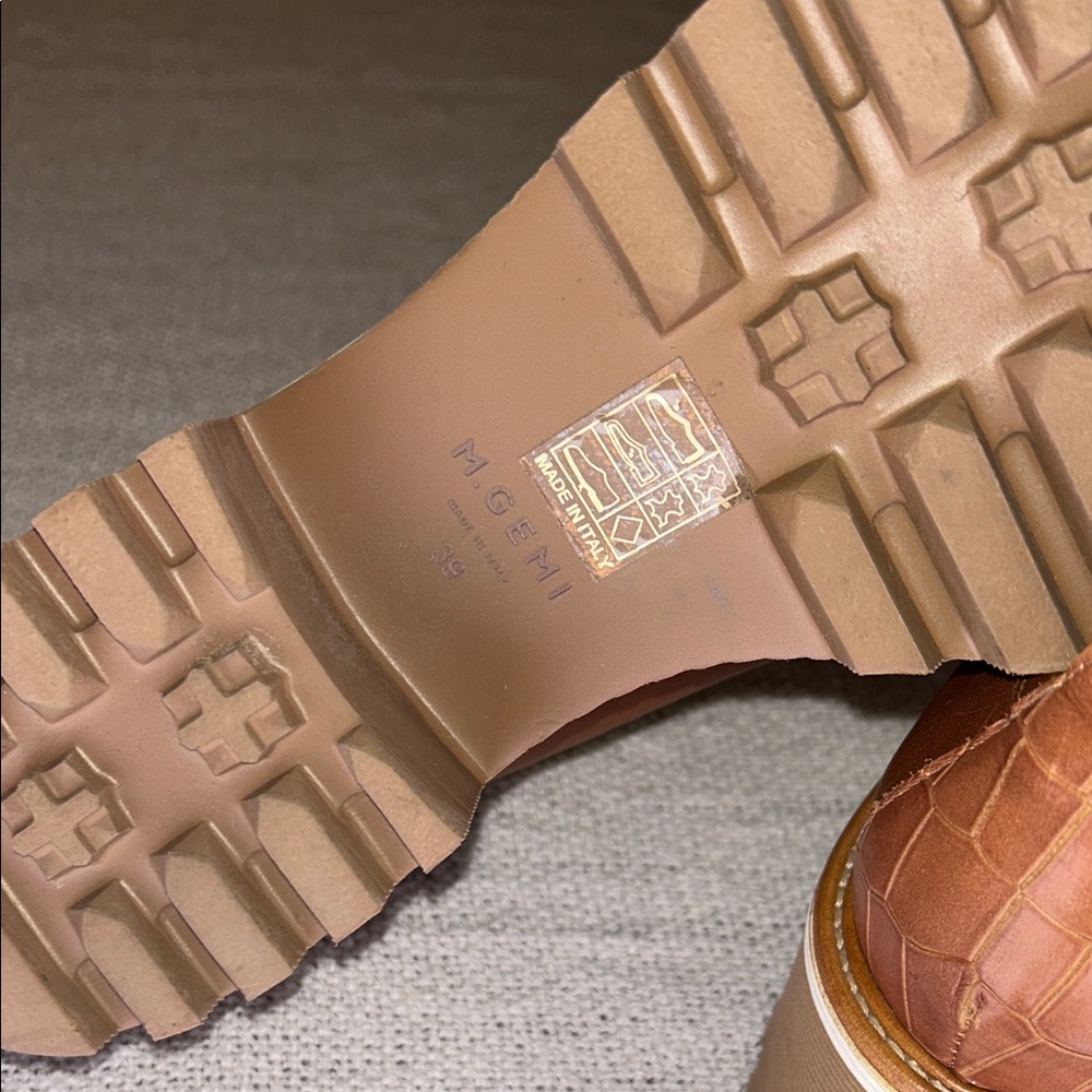 M. Gemi The Elsa Croco Printed Loafers  size 39 - Picture 3 of 5